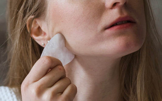How to Gua Sha with Moringa Facial Oil: A Step-by-Step Ritual for Lymphatic Drainage and Natural Glow